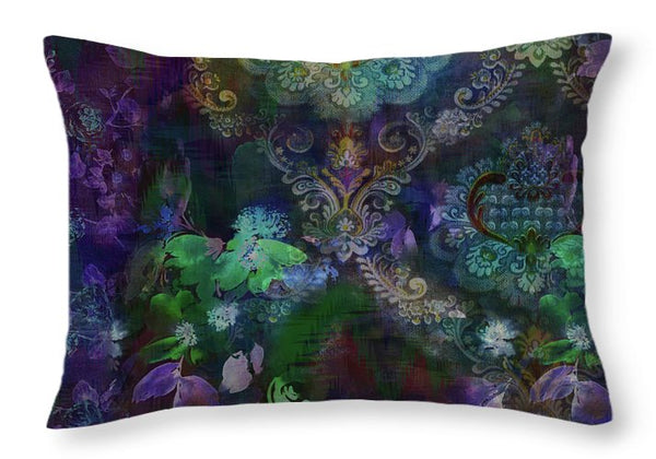 Mae-dark - Throw Pillow